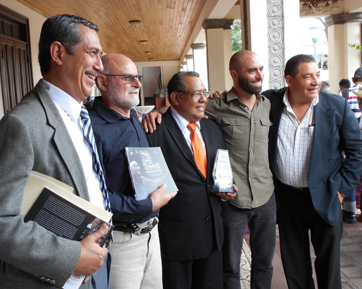Presentación del libro y la exposición Descartados en el CCCL de San Salvador