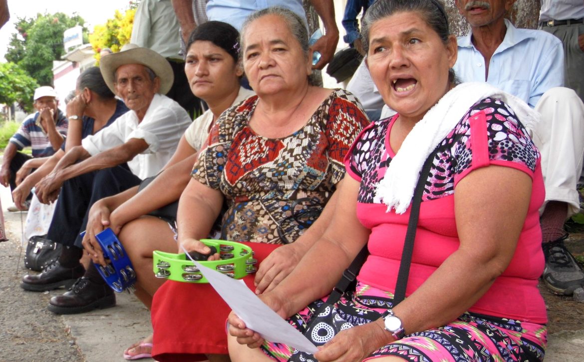 Más allá de la caridad: por qué la ayuda puntual no cambia la vida de nadie